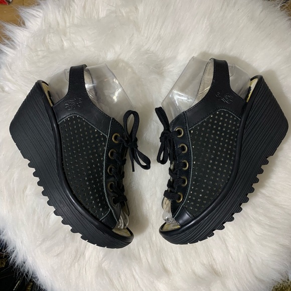 SOLD Fly London Yorl Leather Wedge Sandal Black - Picture 3 of 11